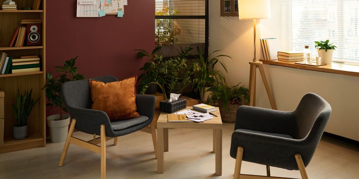 chairs in a psychiatrist office for suboxone