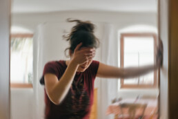 woman experiencing seizure