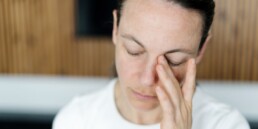 woman experiencing covid brain fog